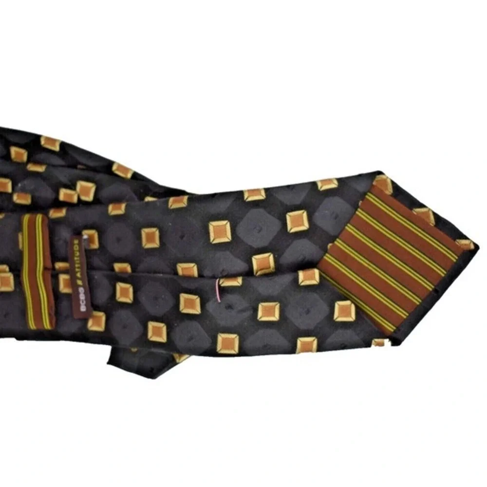 BCBG Attitude 100% silk tie handmade black and gold pattern square 3.25